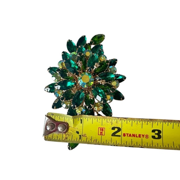 Vintage Austrian crystal Emerald greens & Gold Floral leaf statement Brooch RARE - Picture 10 of 10